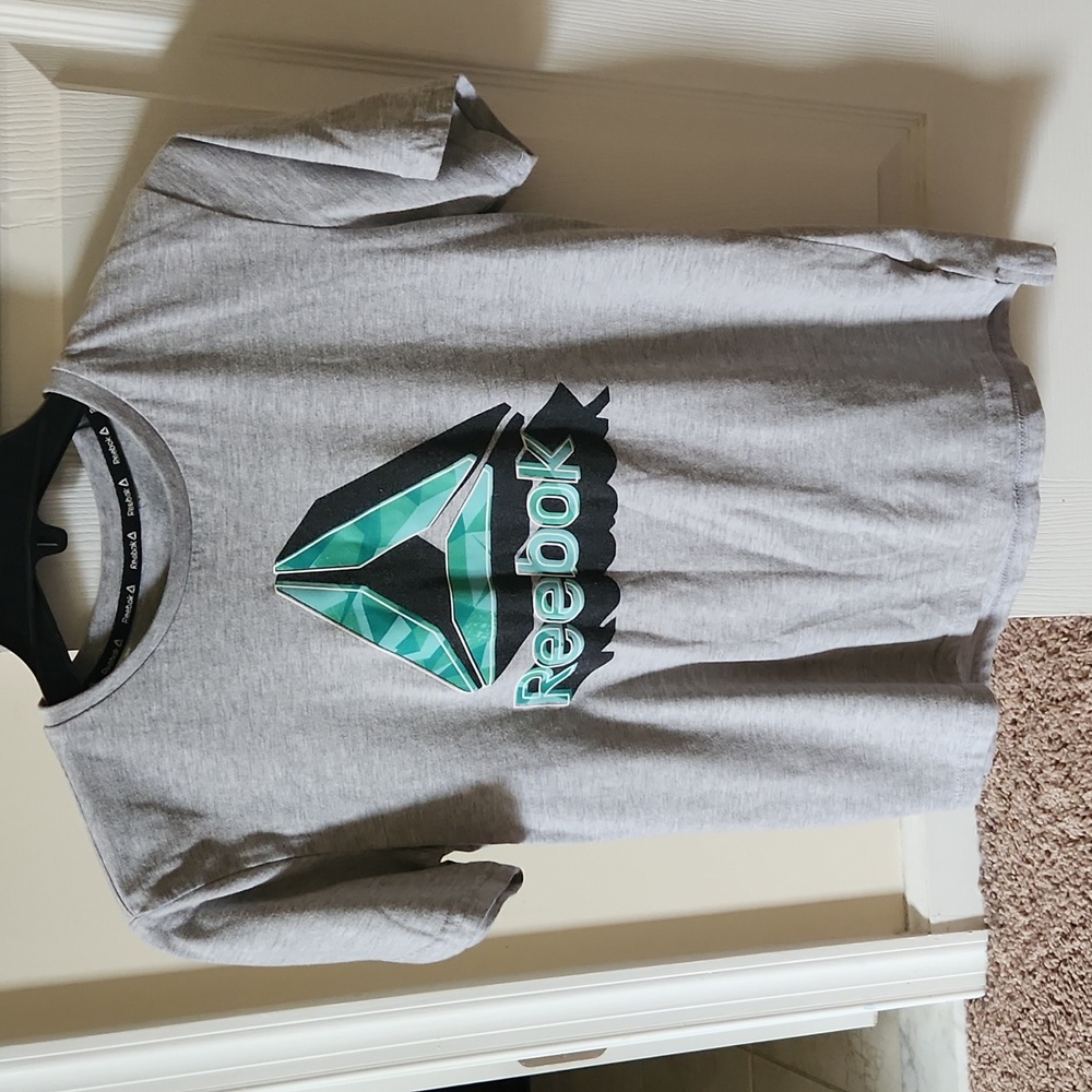 Reebok short sleeves Tee Gray Large